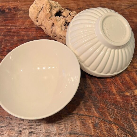 Two Soft White Footed Haeger 9" Stoneware Bowls - Picture 2 of 8